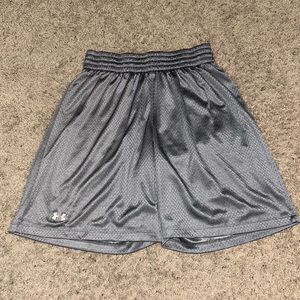 UNDER ARMOUR GRAY SMALL SHORTS